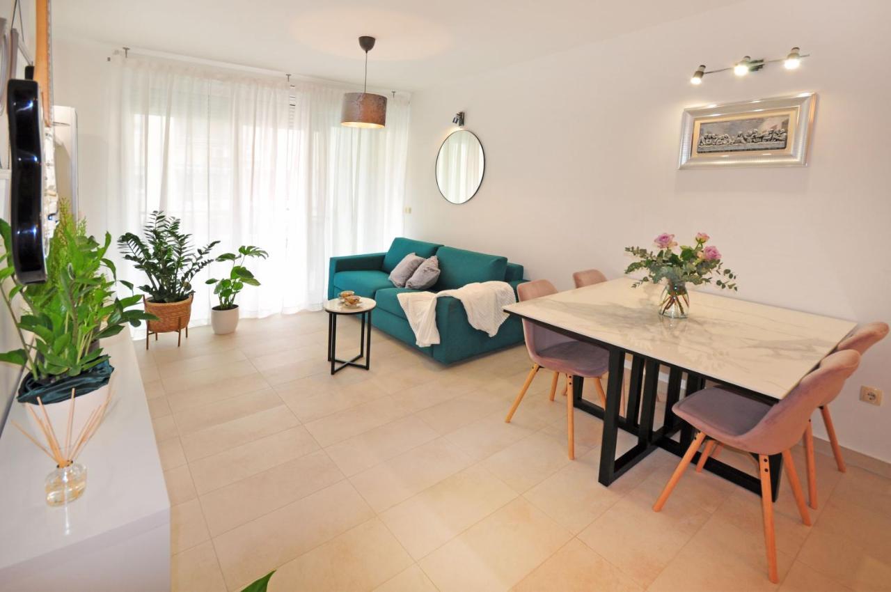 Family Apartment Noel - Omis Exterior photo